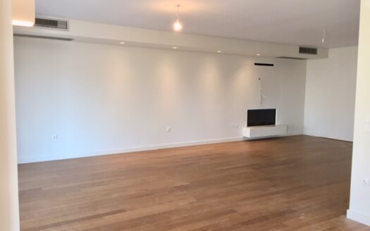 VOULA CENTER -SINGLE LEVEL RESIDENCE