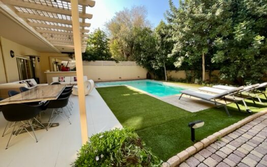GLYFADA GOLF-LUXURY MAISONETTE