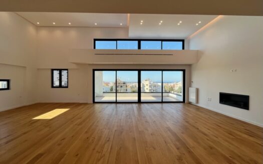 2 LEVEL PENTHOUSE RESIDENCE-GOLF