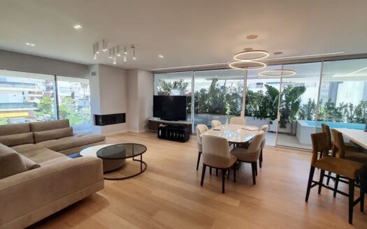 SINGLE LEVEL RESIDENCE