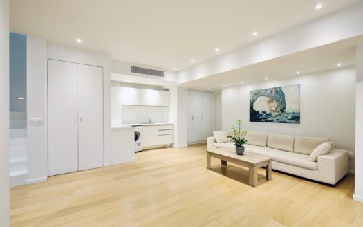 ELLINIKO-2 LEVEL GROUND FLOOR RESIDENCE