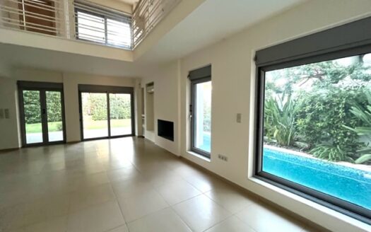 VOULA 2 LEVEL GROUND-FLOOR MAISONETTE