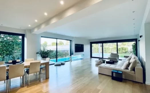 MINIMAL LUXURY MAISONETTE