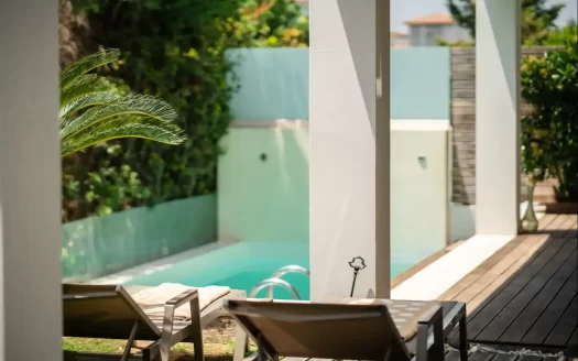 VOULA 2 LEVEL GROUND-FLOOR MAISONETTE