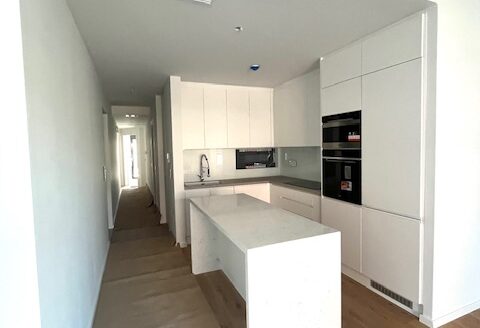 NEW LUXURY APARTMENT GLYFADA