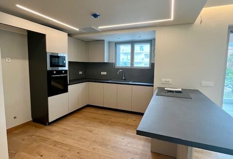 GLYFADA NEW LUXURY APARTMENT