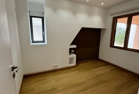 LUXURY APARTMENT -CLOSE TO THE BEACH