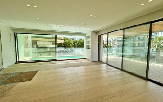 VOULA SINGLE LEVEL RESIDENCE