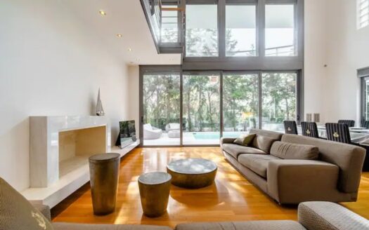 GLYFADA -AIXONI-3 -LEVEL GROUND FLOOR RESIDENCE