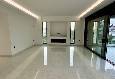 SINGLE LEVEL RESIDENCE-GOLF