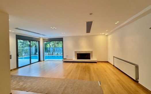 GLYFADA -CENTER -2 LEVEL RESIDENCE