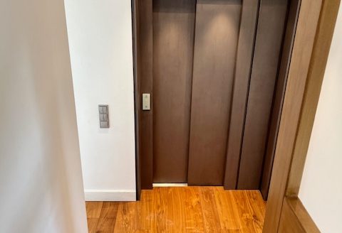 VOULA – 3 LEVEL LUXURY MAISONETTE