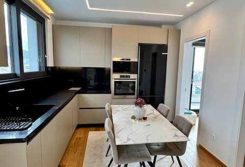 GLYFADA- 2 LEVEL MAISONETTE