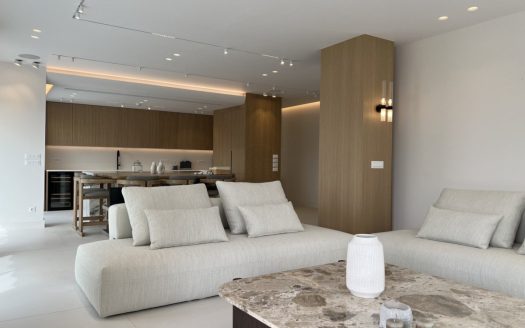 LUXURY FURNISHED APARTMENT  GOLF