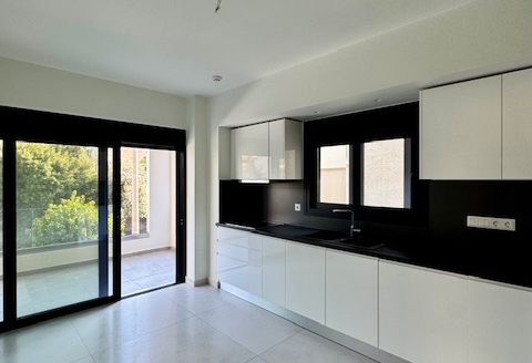 AIXONI -SINGLE LEVEL RESIDENCE