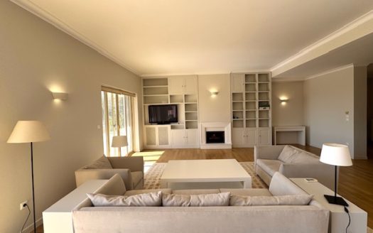 2 -LEVEL RESIDENCE  GLYFADA