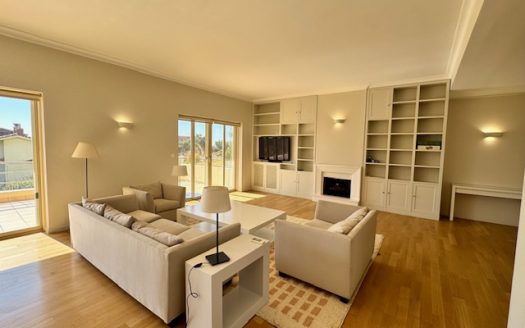 2 -LEVEL RESIDENCE  GLYFADA