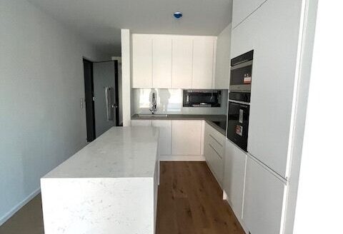 GLYFADA GOLF- SINGLE LEVEL RESIDENCE
