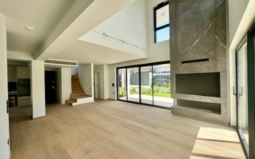 GLYFADA -2 LEVEL RESIDENCE WITH PRIVATE GARDEN &POOL