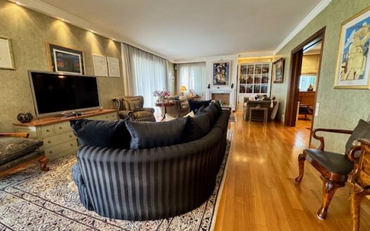 GLYFADA CENTER 2 -LEVEL RESIDENCE