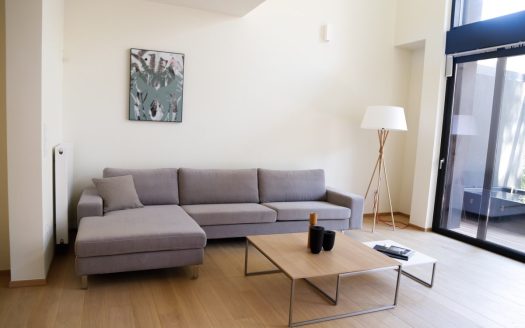 2 LEVEL FURNISHED MAISONETTE