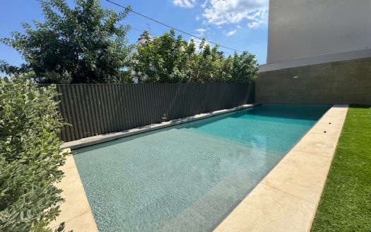 VOULA 2 -LEVEL MAISONETTE