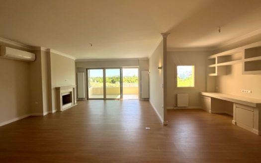 LUXURY APARTMENT -GLYFADA