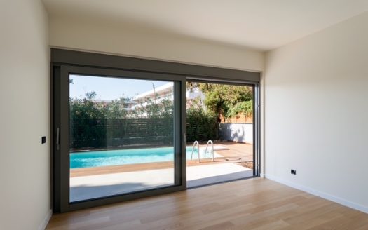 GLYFADA CENTER -2 LEVEL MAISONETTE