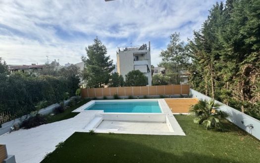 VOULA-2 LEVEL MAISONETTE WITH PRIVATE GARDEN &POOL