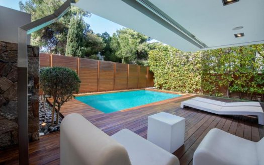 VOULA -2 LEVEL FURNISHED MAISONETTE