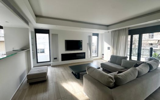 VOULA -CENTER LUXURY FURNISHED APARTMENT