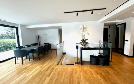 GLYFADA GOLF -2 LEVEL MAISONETTE