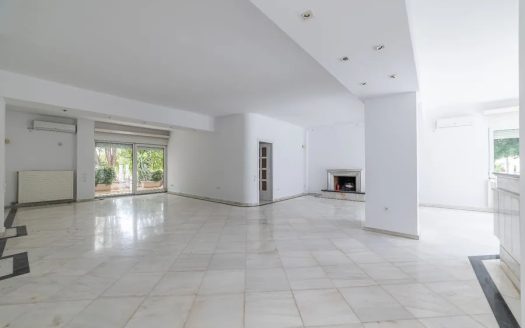 GLYFADA CENTER – DETACHED HOUSE  WITH PRIVATE GARDEN