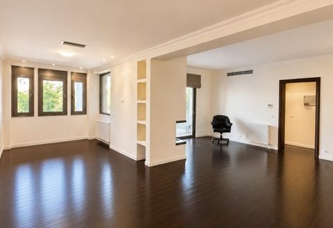 GLYFADA -CENTER LUXURY APARTMENT