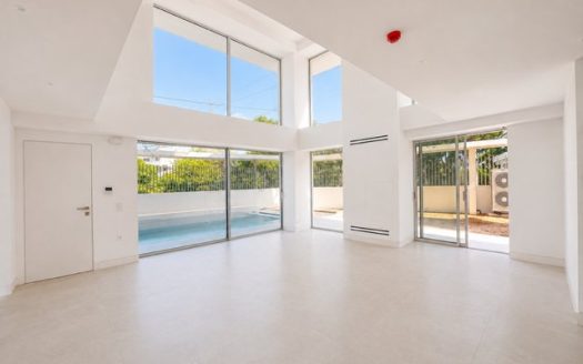 GLYFADA -CENTER LUXURY MAISONETTE A+