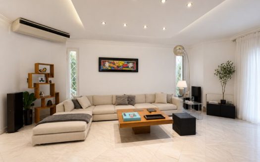 GLYFADA CENTER -FURNISHED MAISONETTE