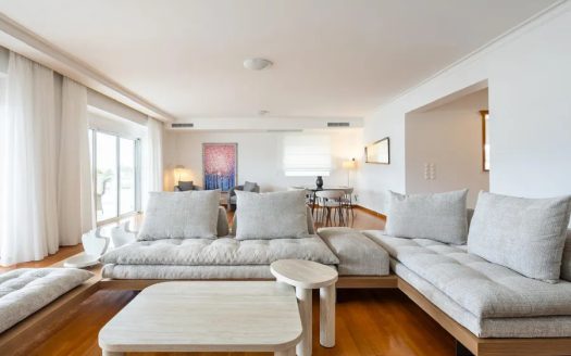 GLYFADA-GOLF -LUXURY TOP FLOOR APARTMENT WITH PRIVATE POOL