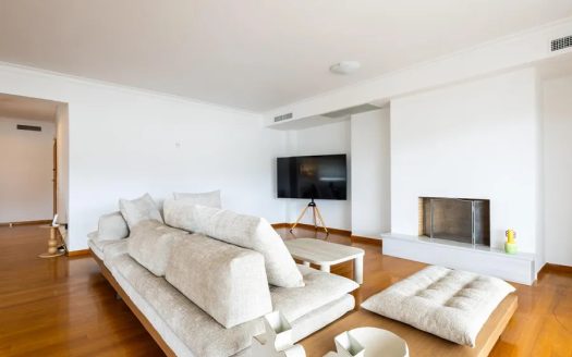 GLYFADA-GOLF -LUXURY TOP FLOOR APARTMENT WITH PRIVATE POOL